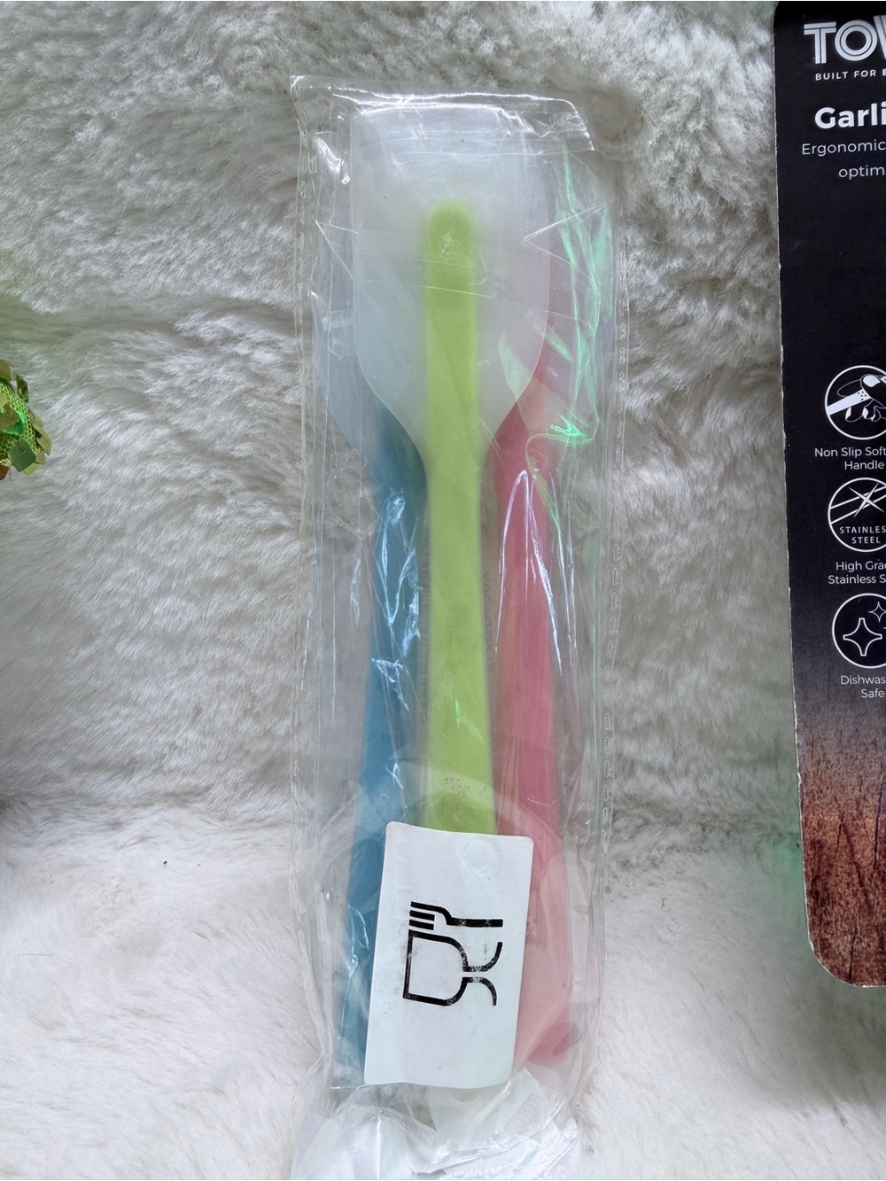 NWT Tower Garlic Press with Black Handles & Mini Spatula Set 💝 - Picture 2 of 4